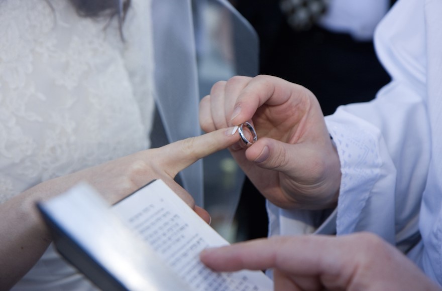 Read more about the article A zsidó vallású esküvői szertartás